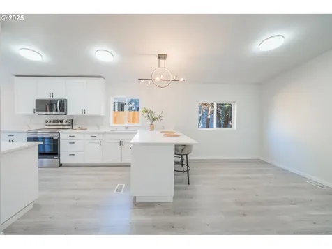 995 NW Arrowood Drive Mcminnville OR 97128