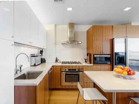 3570 S River Parkway Portland OR 97239
