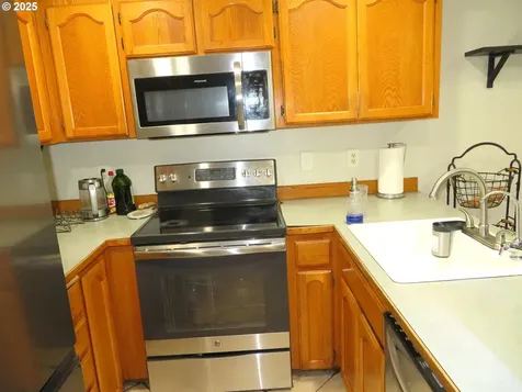 1740 NE Darby Street Hillsboro OR 97124