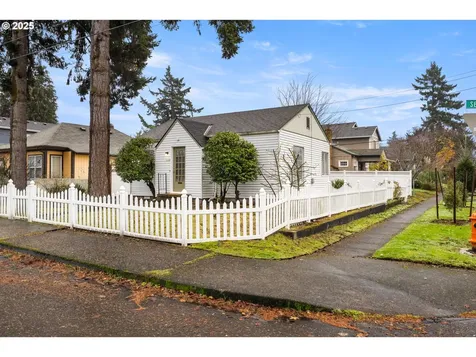 7104 SE Tolman Street Portland OR 97206