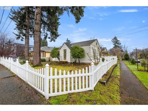 7104 SE Tolman Street Portland OR 97206