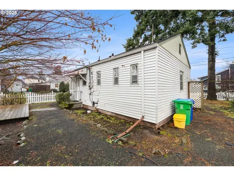 7104 SE Tolman Street Portland OR 97206