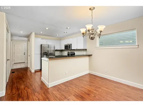 1242 NE Parkside Drive Hillsboro OR 97124