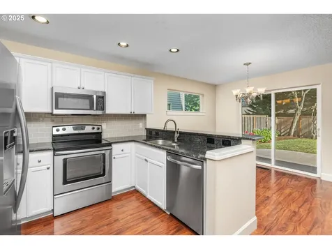 1242 NE Parkside Drive Hillsboro OR 97124