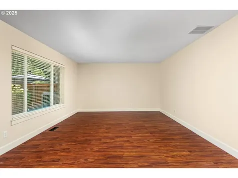 1242 NE Parkside Drive Hillsboro OR 97124