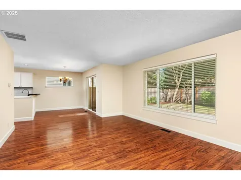 1242 NE Parkside Drive Hillsboro OR 97124
