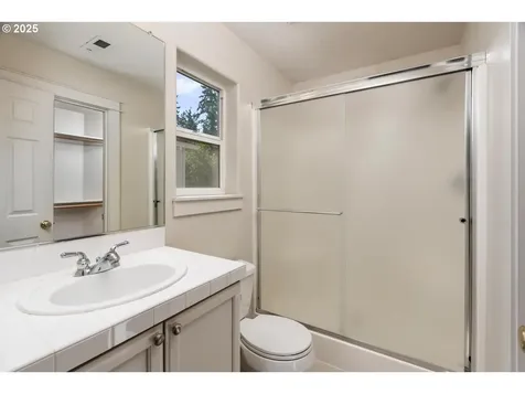1242 NE Parkside Drive Hillsboro OR 97124