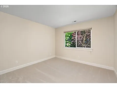 1242 NE Parkside Drive Hillsboro OR 97124