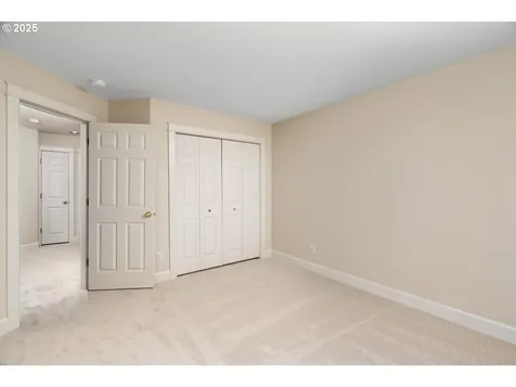 1242 NE Parkside Drive Hillsboro OR 97124