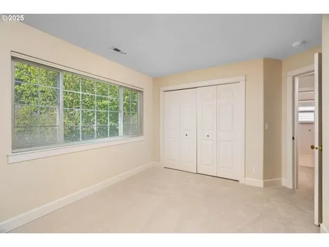 1242 NE Parkside Drive Hillsboro OR 97124