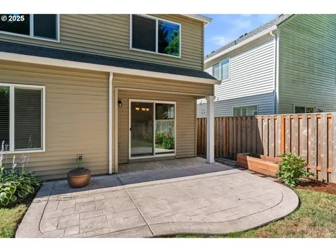 1242 NE Parkside Drive Hillsboro OR 97124
