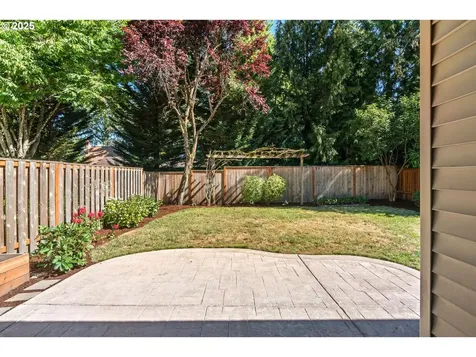 1242 NE Parkside Drive Hillsboro OR 97124