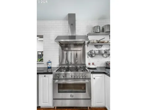 660 W 18th Avenue Eugene OR 97402