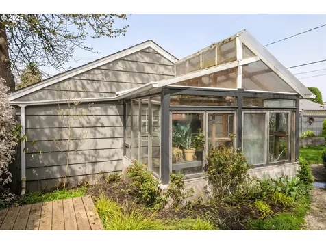 660 W 18th Avenue Eugene OR 97402