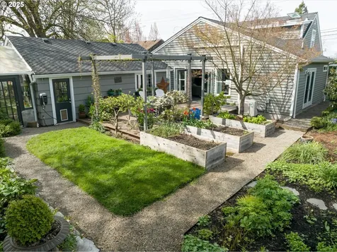 660 W 18th Avenue Eugene OR 97402