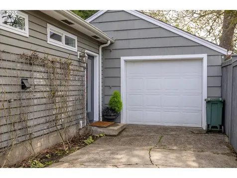 660 W 18th Avenue Eugene OR 97402