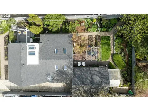 660 W 18th Avenue Eugene OR 97402
