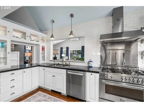 660 W 18th Avenue Eugene OR 97402