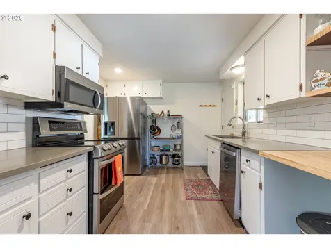 9715 SE Ramona Street Portland OR 97266