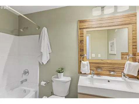 5656 NE 58th Avenue Portland OR 97218