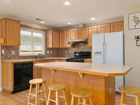 212 NE 175th Avenue Vancouver WA 98684