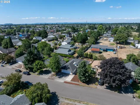 212 NE 175th Avenue Vancouver WA 98684