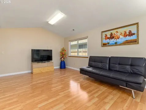 212 NE 175th Avenue Vancouver WA 98684