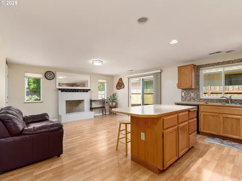 212 NE 175th Avenue Vancouver WA 98684