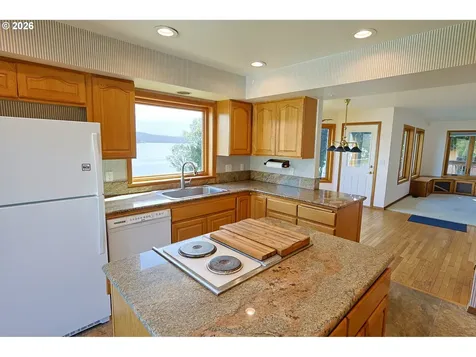 1368 Bayview Street North Bend OR 97459