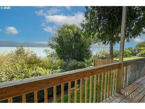 1368 Bayview Street North Bend OR 97459