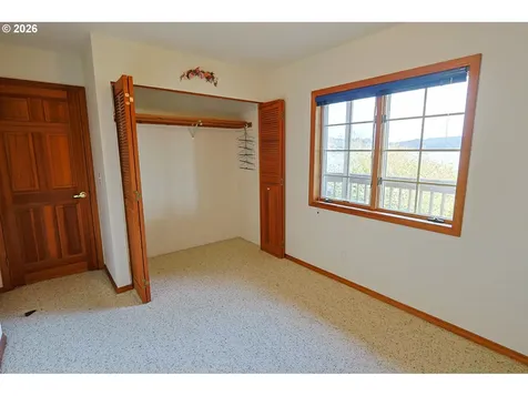 1368 Bayview Street North Bend OR 97459