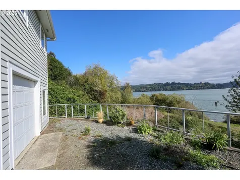 1368 Bayview Street North Bend OR 97459