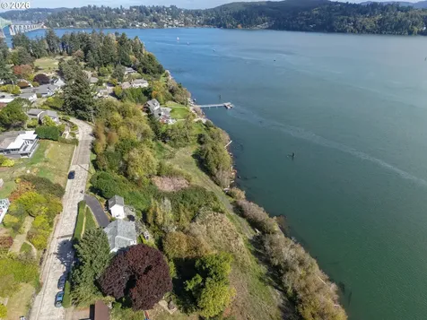 1368 Bayview Street North Bend OR 97459