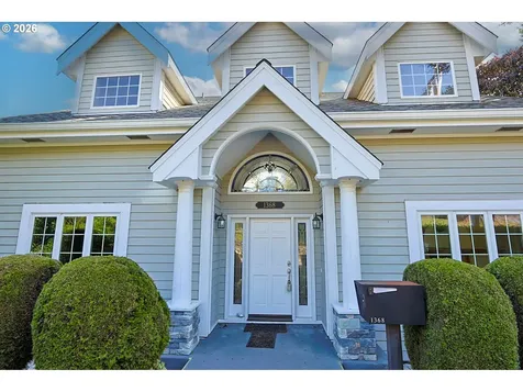 1368 Bayview Street North Bend OR 97459
