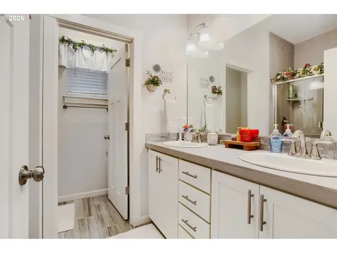 1102 S 31st Avenue Cornelius OR 97113