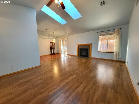 3884 Shenstone Drive Eugene OR 97404
