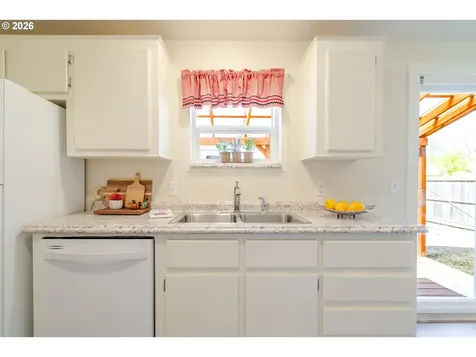 1340 40th Avenue Sweet Home OR 97386