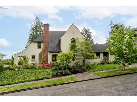 2116 SW 19th Avenue Portland OR 97201
