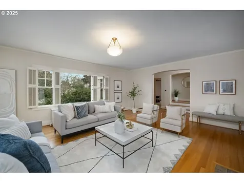 2116 SW 19th Avenue Portland OR 97201