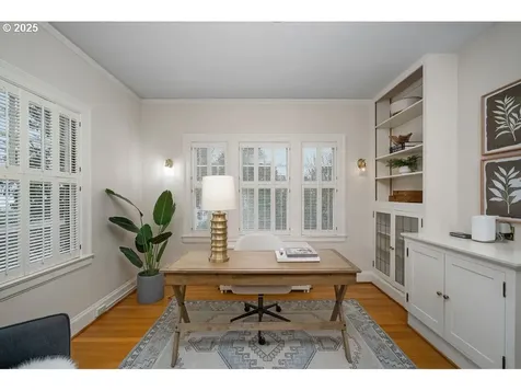 2116 SW 19th Avenue Portland OR 97201