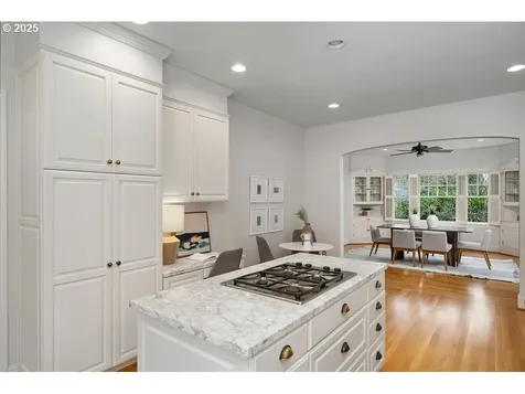 2116 SW 19th Avenue Portland OR 97201