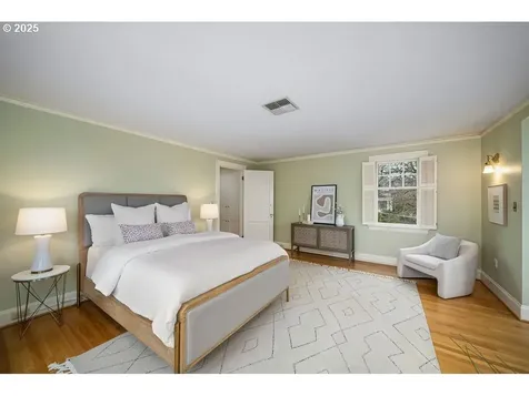 2116 SW 19th Avenue Portland OR 97201