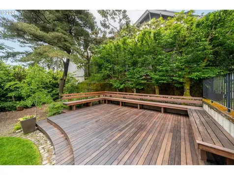 2116 SW 19th Avenue Portland OR 97201