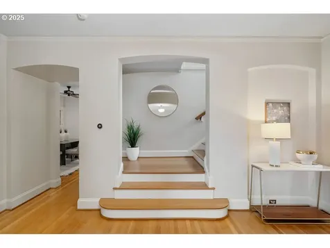 2116 SW 19th Avenue Portland OR 97201