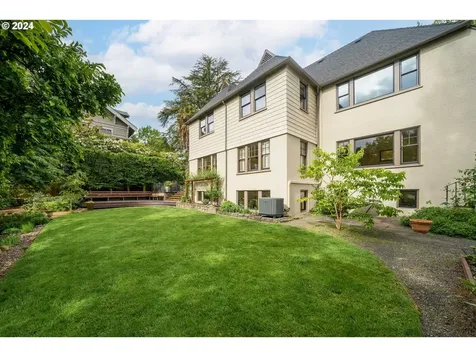 2116 SW 19th Avenue Portland OR 97201