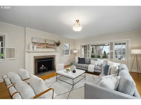 2116 SW 19th Avenue Portland OR 97201