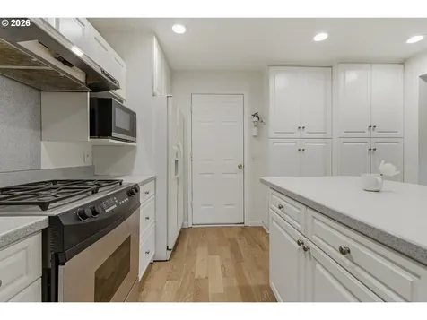 916 Cumberland Road Lake Oswego OR 97034