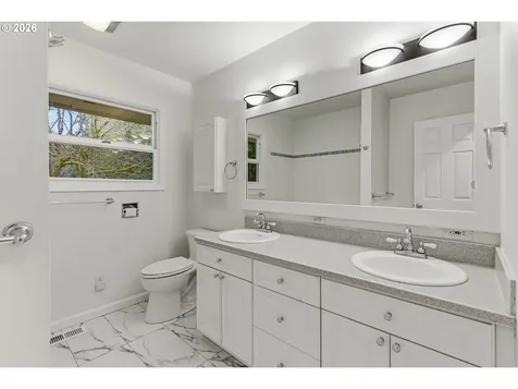 916 Cumberland Road Lake Oswego OR 97034