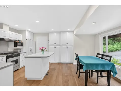 916 Cumberland Road Lake Oswego OR 97034
