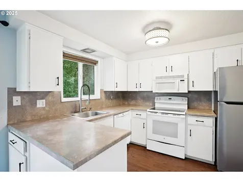 3155 SE Lewis Court Troutdale OR 97060